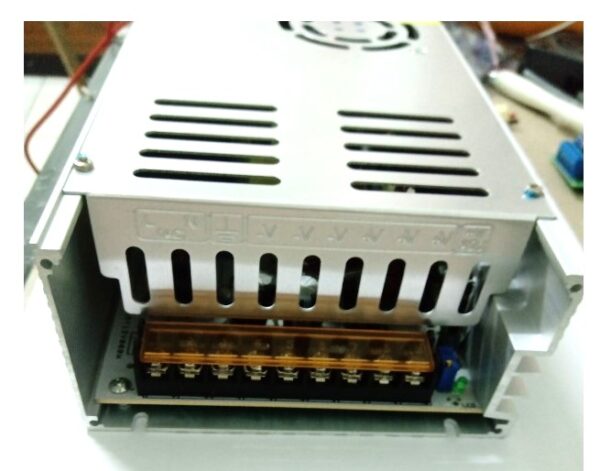 AC110V轉DC12V 5A PWM調速控制器+尺寸6*6*3.8公分風扇