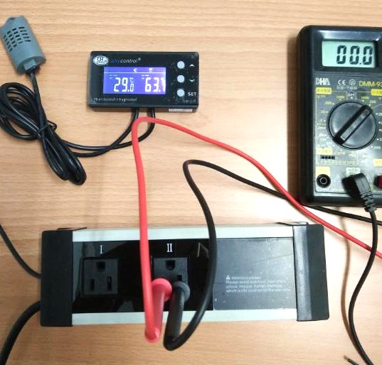 AC110V 插座型溫濕度控制器