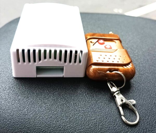 DC12V遙控型正反轉開關模組,正反轉遙控開關,馬達正反轉遙控開關模組,自鎖互鎖點動遙控開關